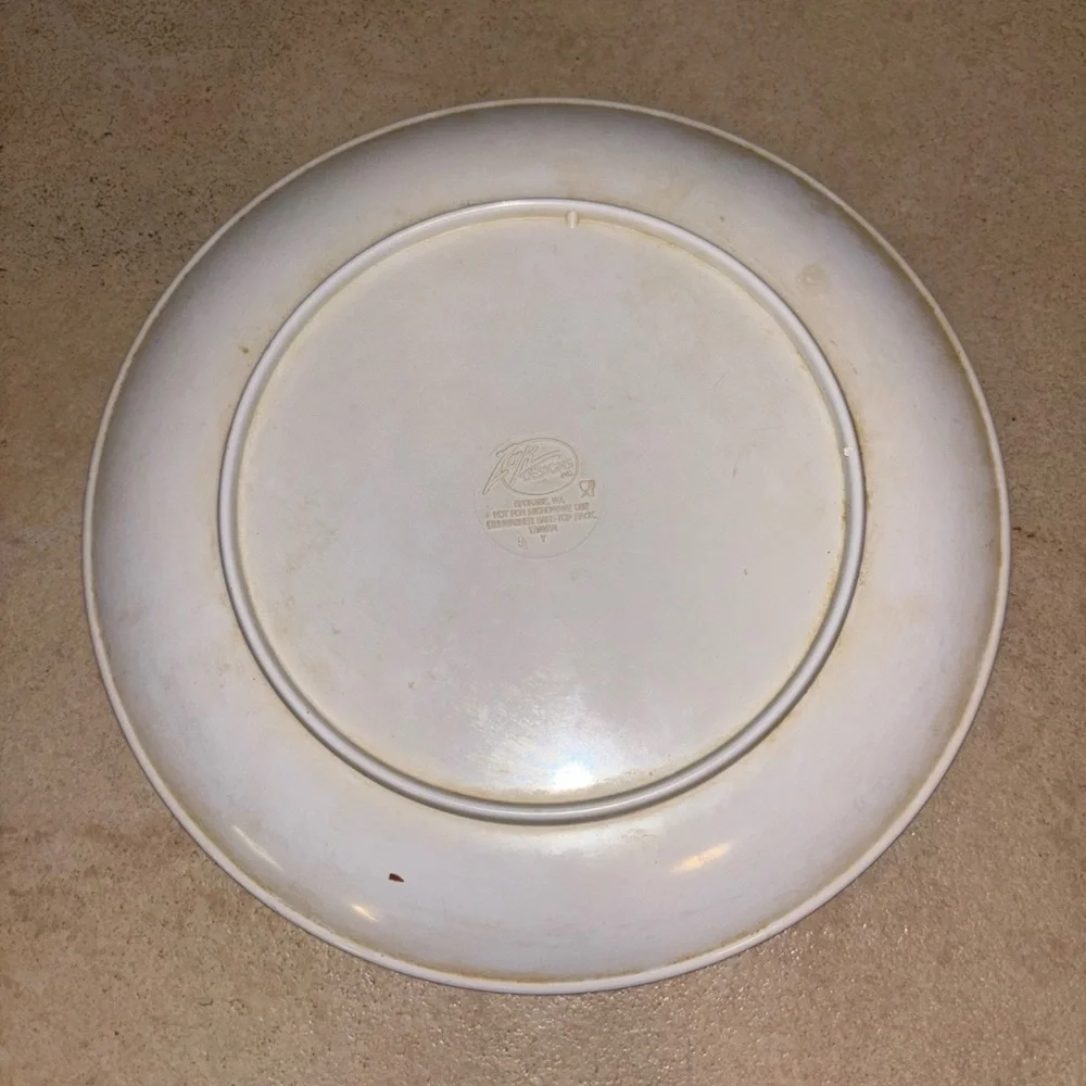 Disney Winnie the Pooh And Friends Melamine Kid's Plate Zak Designs 8
Inches - Picture 2 of 2